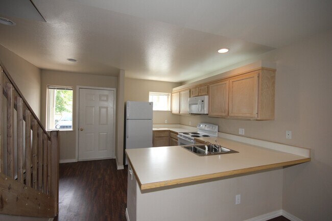 144 3rd St W Unidad 2