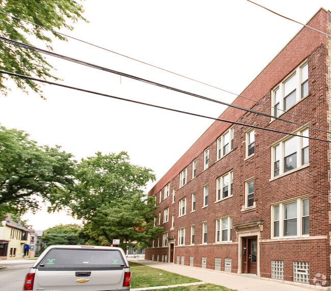 Building Photo - 1154 W Barry Ave Unit 1 Rental