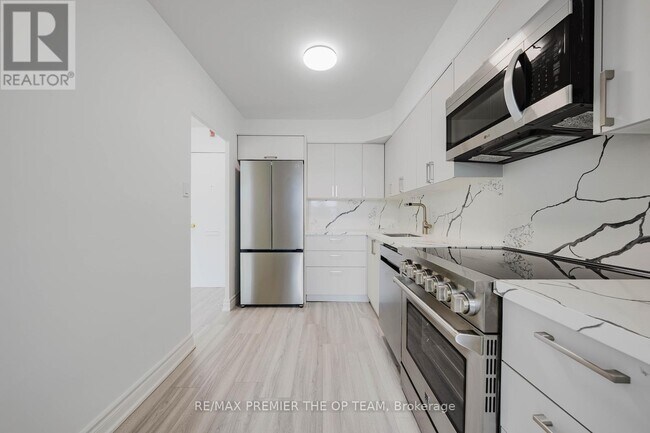 Photo - 70 Old Sheppard Ave Unité 212