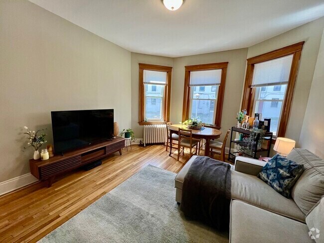 Building Photo - 315 Allston St Rental