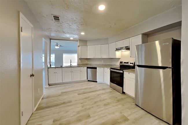 Photo - 7307 Daylight Ln