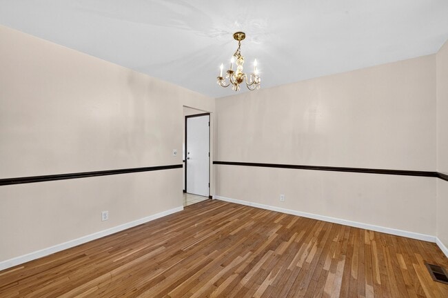 Photo - 3145 Matlock Dr