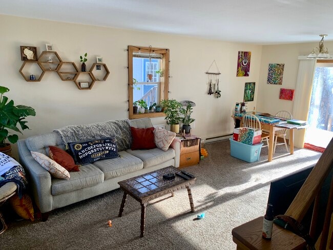 Photo - 1023 E Madison St