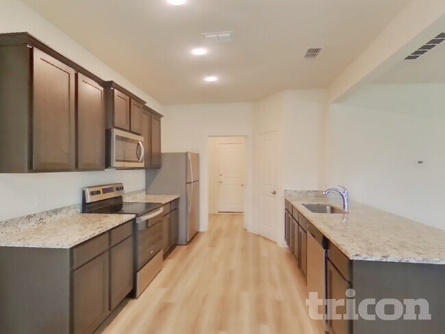 Photo - 230 Banjo Trl