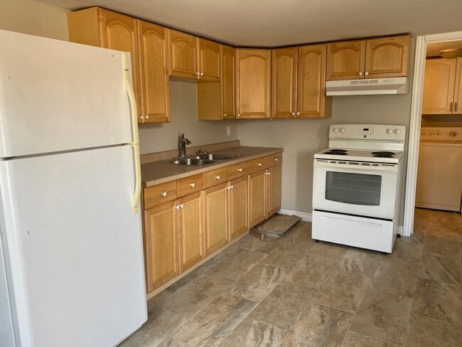 Photo - 438 Oak St