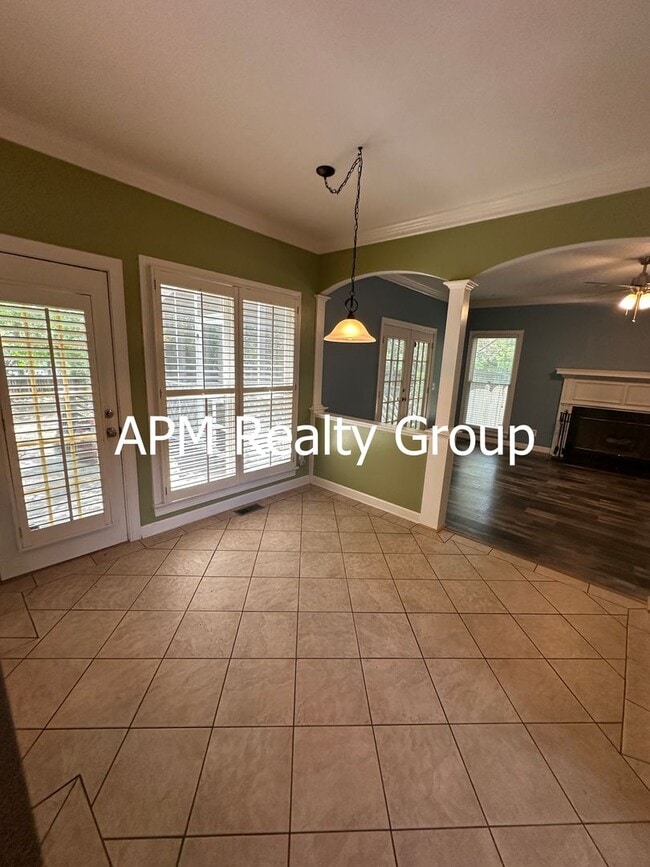 109 Rolling Creek Cir