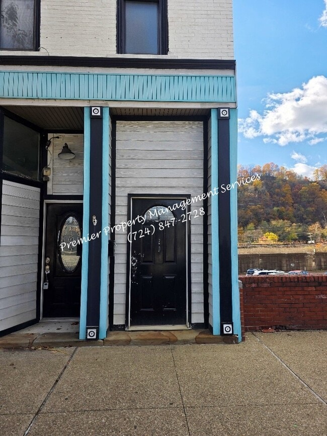 Building Photo - 916 3rd Ave Unit 2