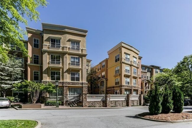 10 Perimeter Summit Blvd