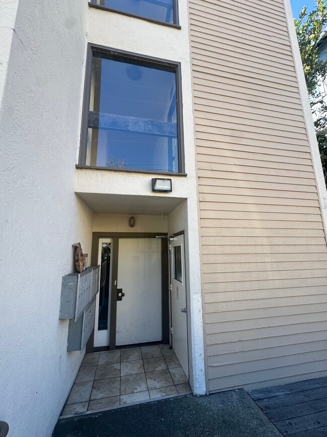 Photo - 2308 Warring St