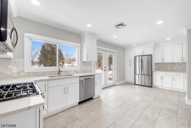 Photo - 475 Cedar Ln