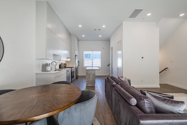 Photo - Modern Townhome with Dual Primary Suites & 2-Car Garage | Knox-Henderson / Lower Greenville