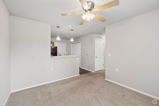 1BR, 1BA - 625SF - Living Room