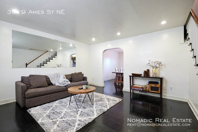 Photo - 3919 Ames St NE
