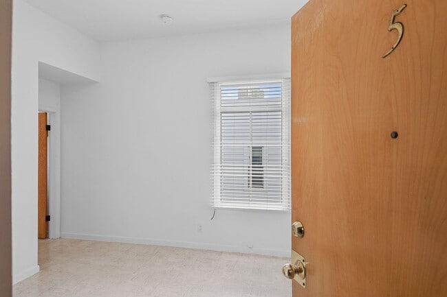 Photo - 546 Green St Unit #5