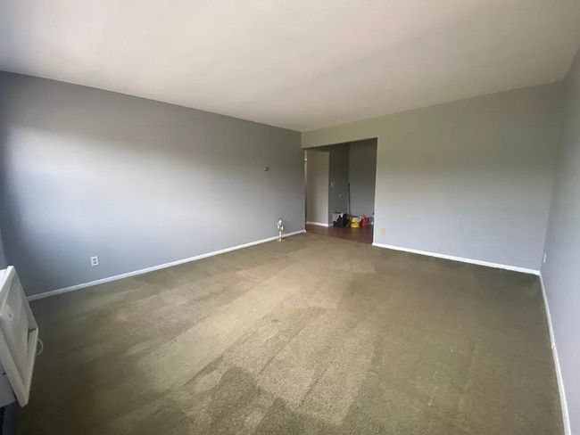 Photo - 5215 Main St E Unit 1