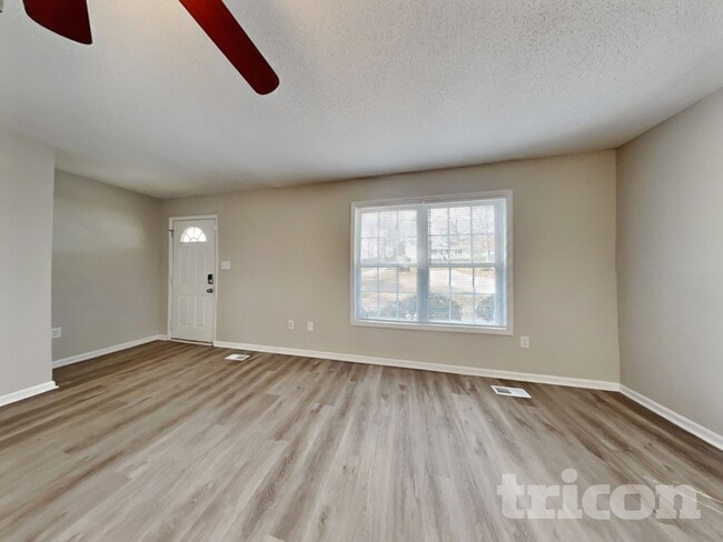 3008 Brittany Dr