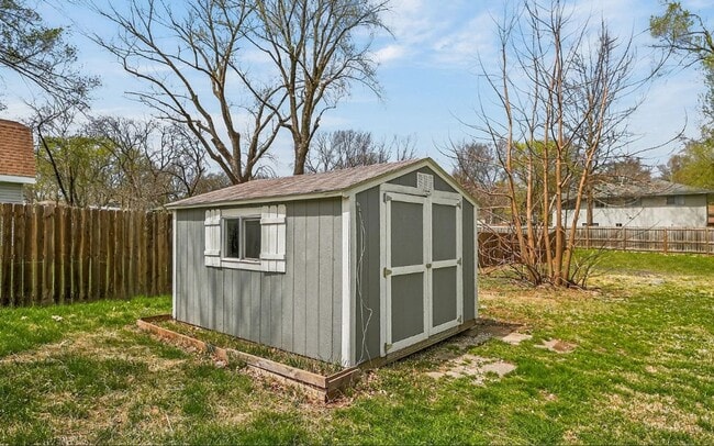 Photo - 3 BR/1BA | Newly Renovated Single Family Home | Great backyard| In Blue Springs!