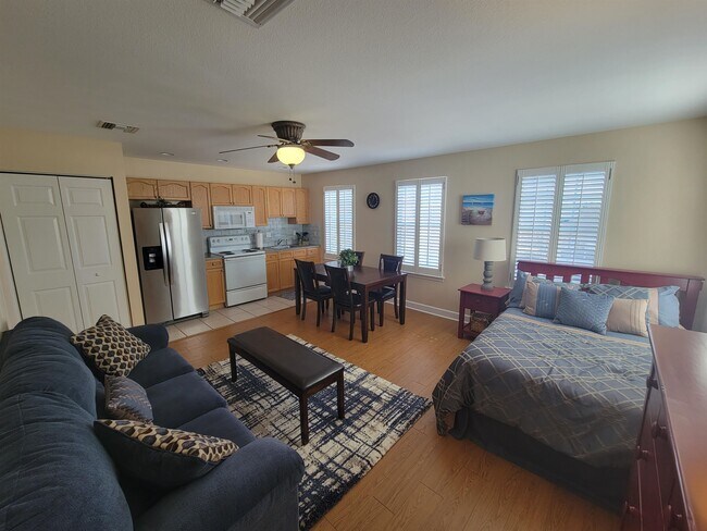 Photo - 3223 Whitman Way