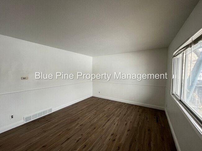 Photo - 743 May St