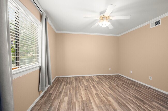 Photo - 3500 Tangle Brush Dr Unit 102