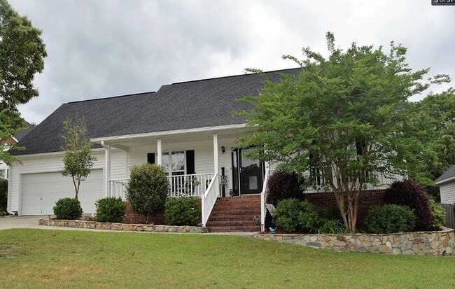 Building Photo - 4 bed 2.5 bath w Huge Bonus room! Rental