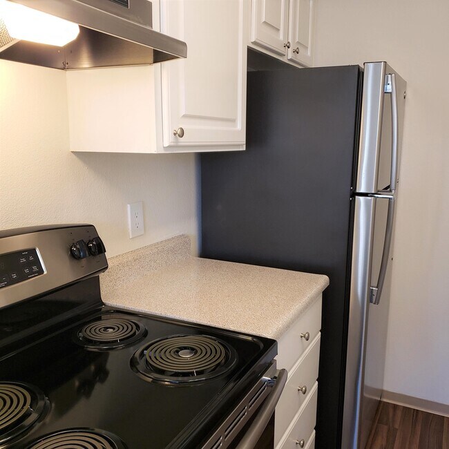 1 bedroom Stainless Steel Appliances