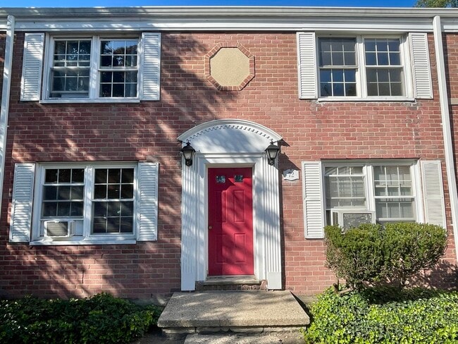 Photo - 72 Standish Rd Unit APT 4