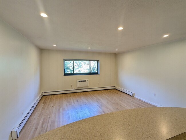 Photo - 15 Walbridge St Unit 31