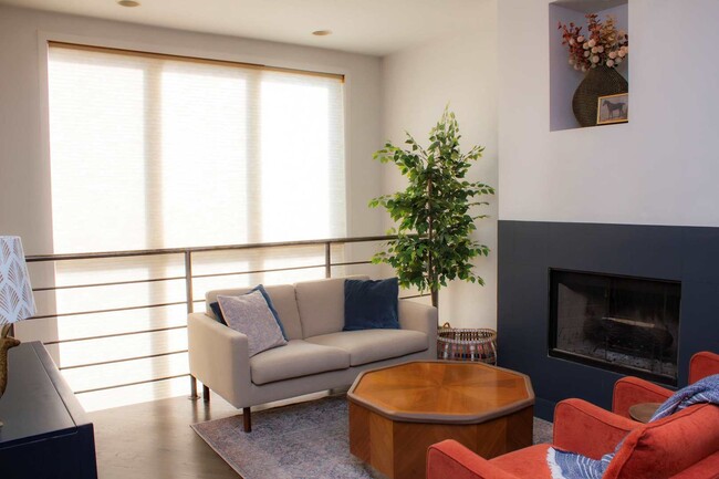 Photo - 1022 N Marshfield Ave Unit 1