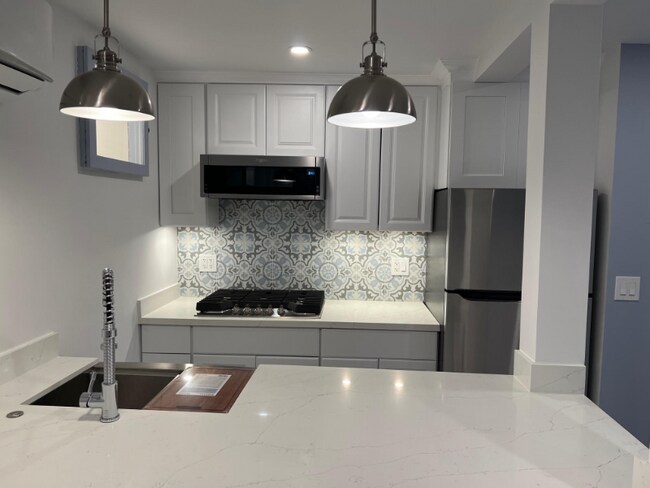 Photo - 1445 Broderick St Apartment Unit 1445a