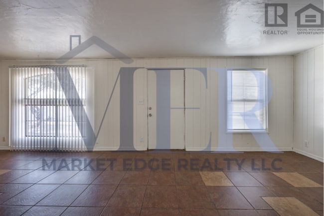 Photo - 3Bed/1Bath House at Chandler Blvd/McQueen Rd! Move-In Ready on 06/04/2026! -- NO HOA! RV GATE!