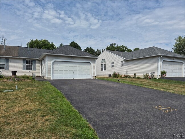 Photo - 113 Braintree Dr