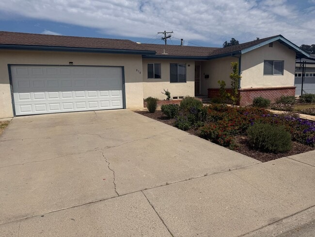 Photo - 870 Pearl Dr