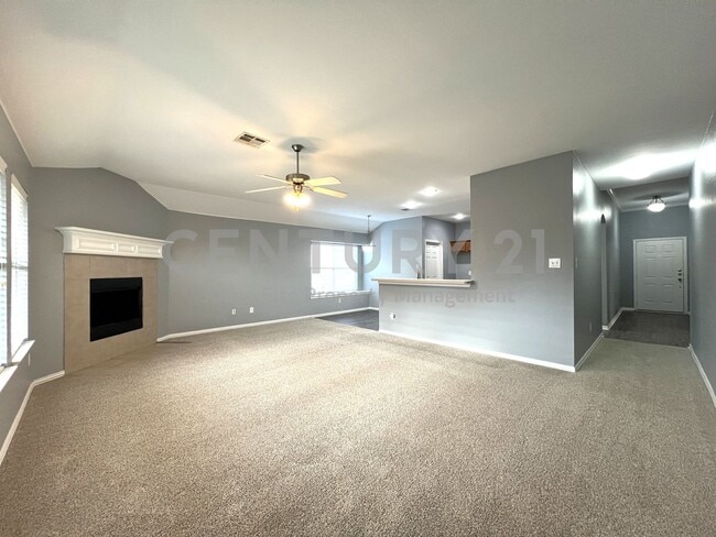 Photo - Well Maintained 4/2/2 Home Nestled on Corner Lot in Ft. Worth!