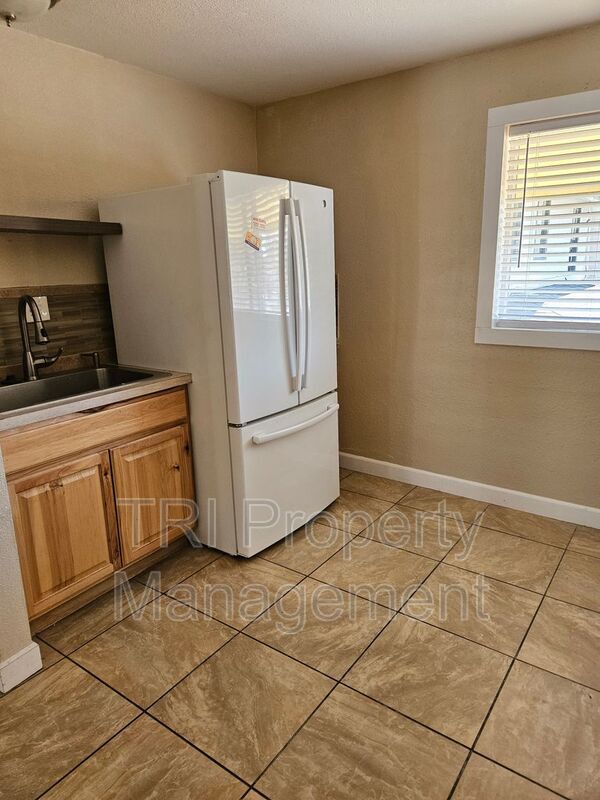 Photo - 1605 11th Ave
