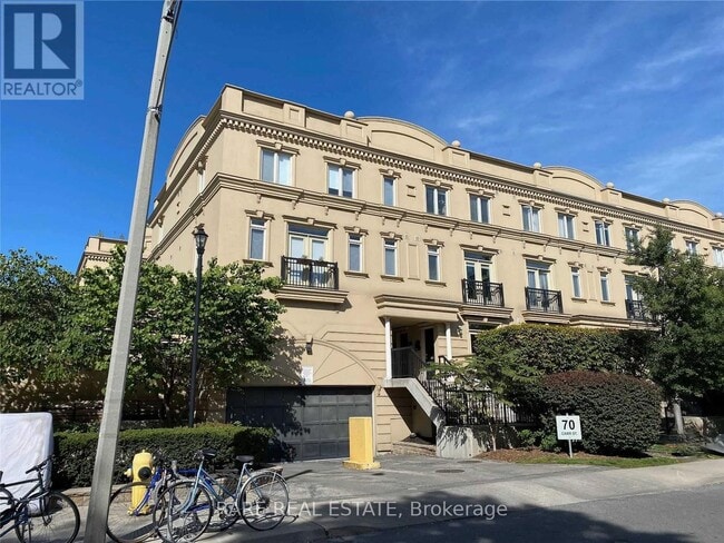 Photo - 70 Carr St Unit TH05