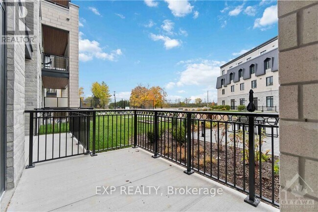 Photo - 310 - 100 PINEHILL ROAD