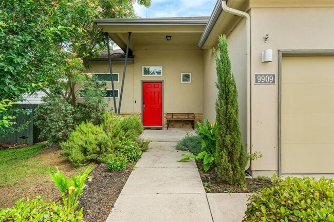 Photo - 9909 Dalliance Ln