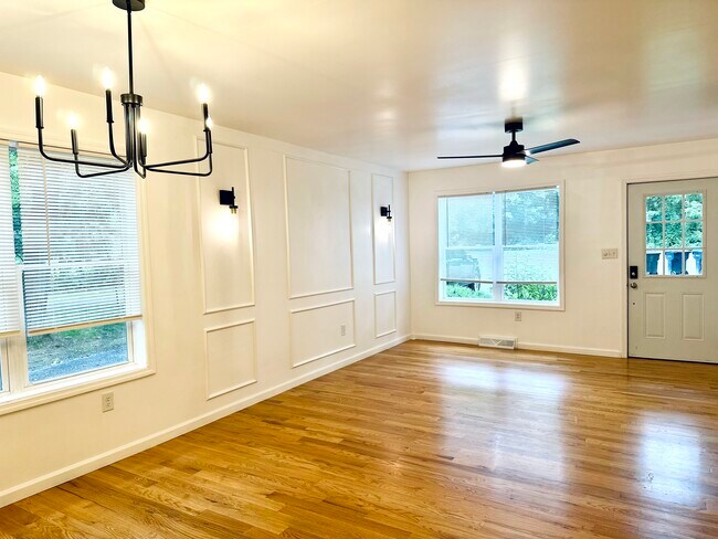 Photo - 21 Loughberry Rd S