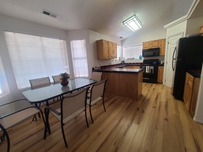 Photo - 991 N 2100 W