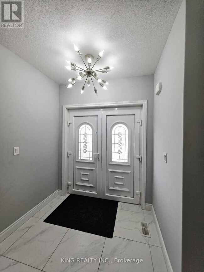 Photo - 795 Cedarpark Way