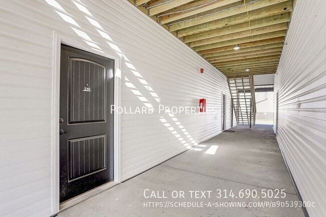 Photo - 921 Parkview Dr Unit 921