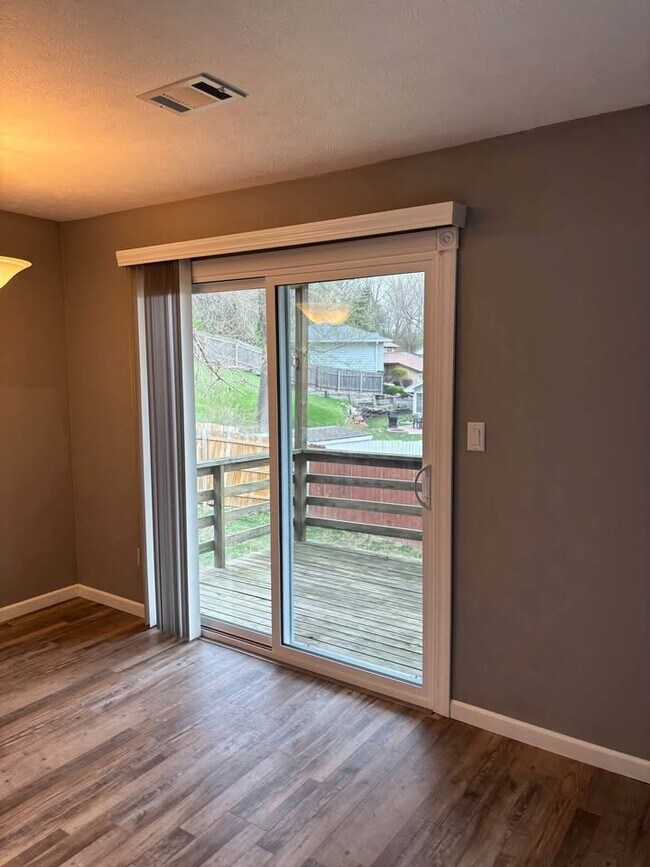Photo - 4021 Glen Oaks Blvd Unit 201