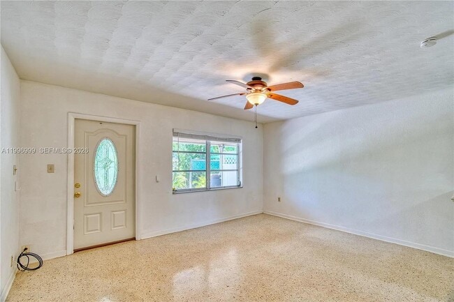 Photo - 120 Coquina St