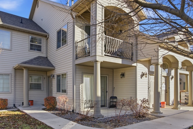 Photo - 467 S 2550 W