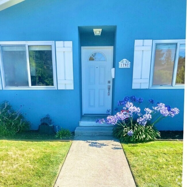 Building Photo - Castro Valley 2 BD/1.5 BA, 2 Story Duplex,... Rental