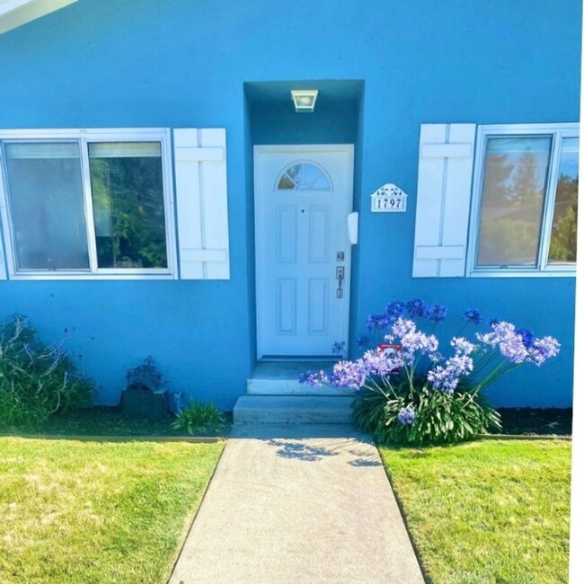 Castro Valley 2 BD/1.5 BA, 2 Story Duplex,... - Castro Valley 2 BD/1.5 BA, 2 Story Duplex,... House