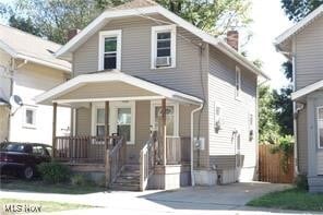 Photo - 685 Brown St