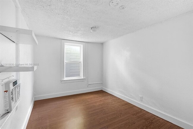 Photo - 176 NE 50th St Unit 2