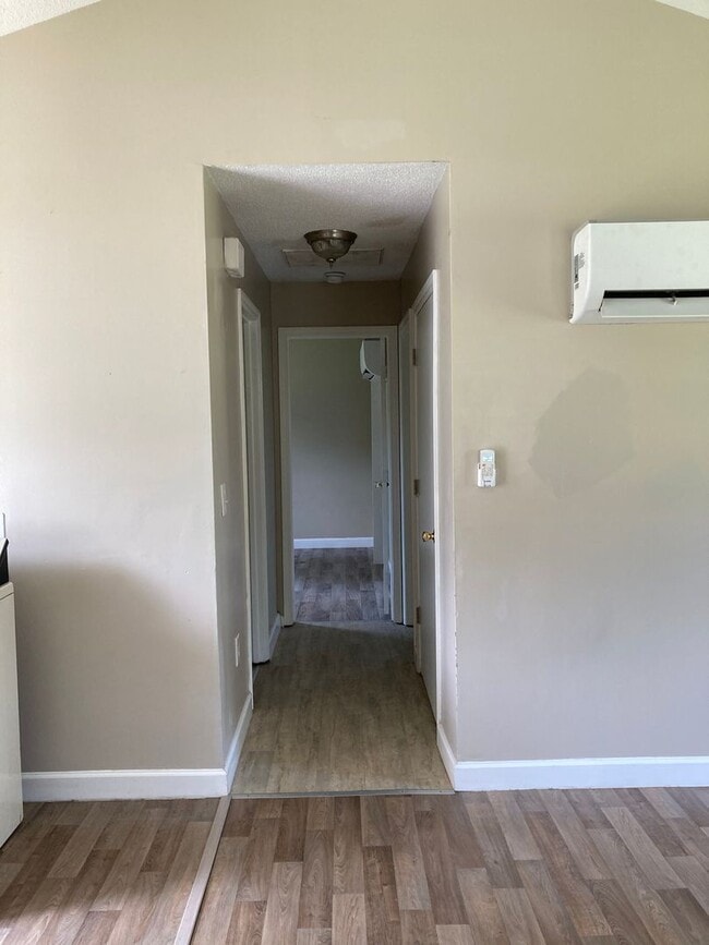 Photo - 1209 Main St